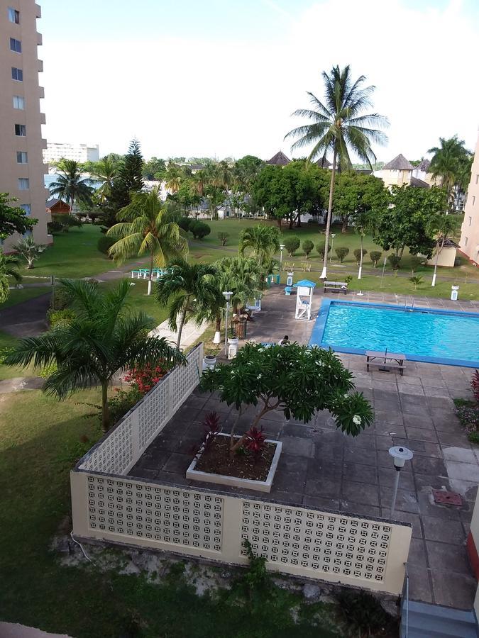 Mcfarlane'S Place Ocho Rios Exteriör bild